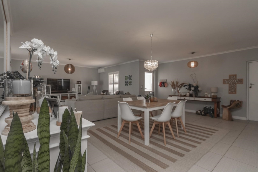 3 Bedroom Property for Sale in Sunningdale Western Cape